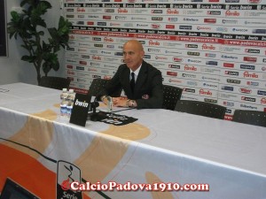 Sannino mister del Varese: "Il Padova è una squadra costruita per la promozione, gli intrusi qui siamo noi.”